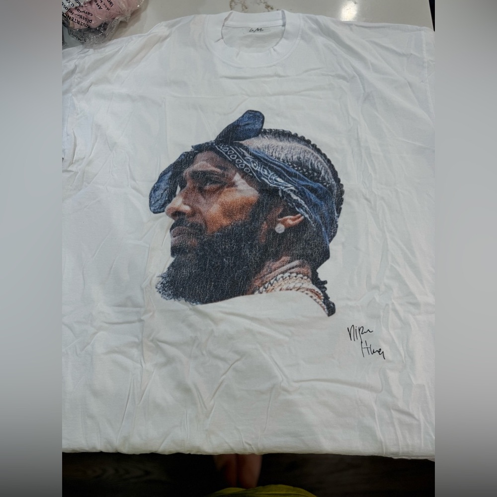 Le man Nipsey White Graphic T-Shirt